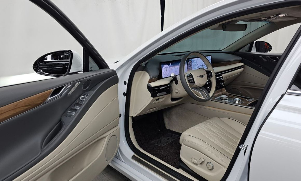 Genesis G80 Gasoline 2.5 Turbo 2WD, 2025