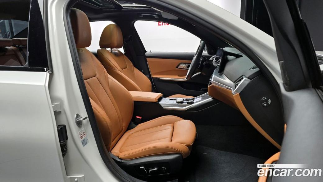 BMW 3-Series 320i M Sport, 2024