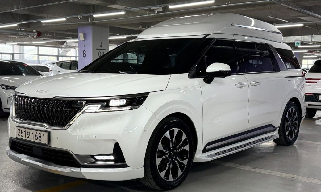 Kia Carnival 9-Seater Hi-Limousine, 2022
