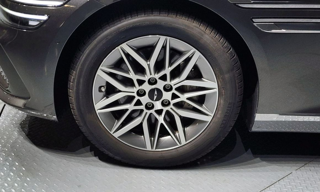 Genesis G80 Gasoline 2.5 Turbo 2WD, 2025