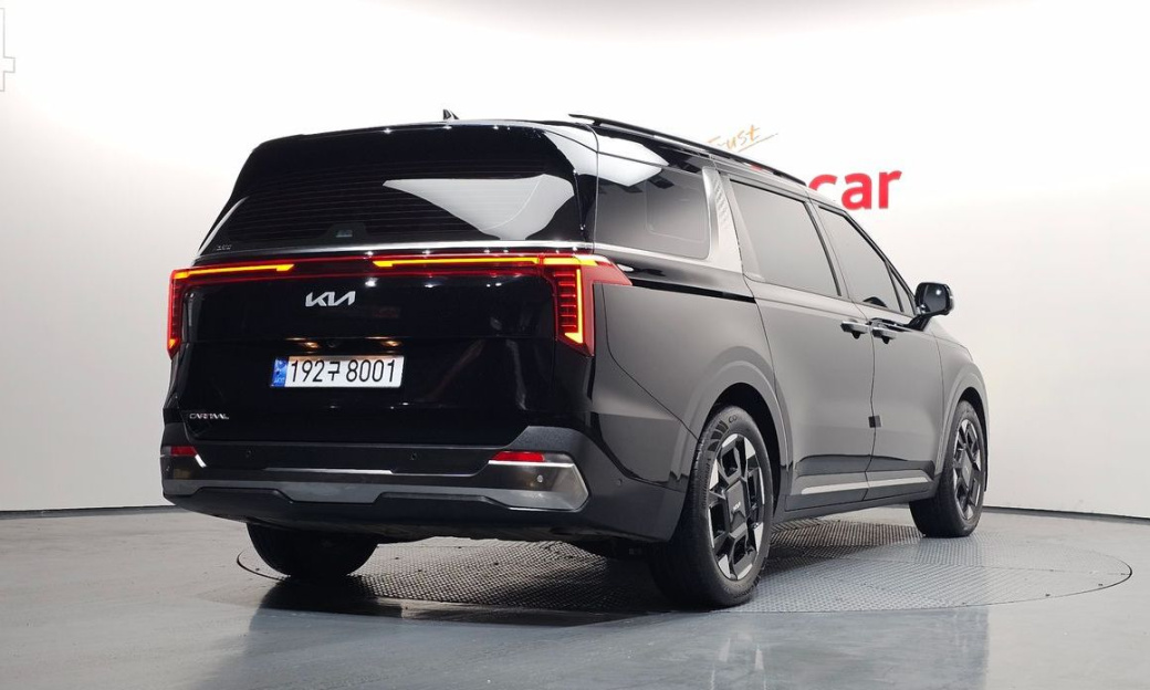 Kia Carnival 9-Seater Signature, 2024