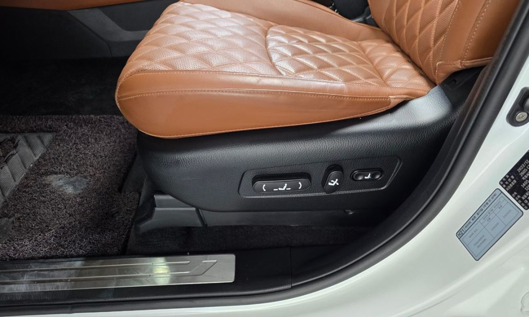 Kia Mohave Diesel 3.0 4WD 5-Seater, 2023