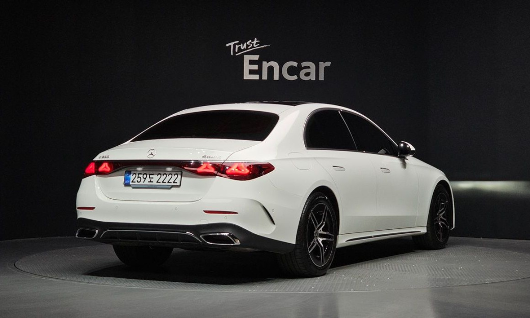 Mercedes-Benz E-Class E300 4MATIC AMG Line, 2026