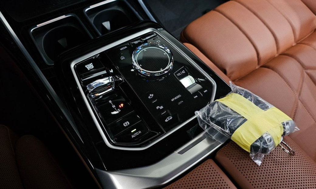 BMW 7-Series 740d xDrive M Sport, 2025