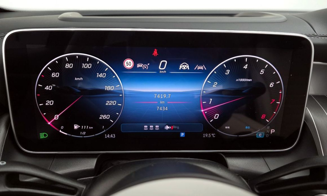 Mercedes-Benz GLC-Class GLC300 4MATIC AMG Line, 2025