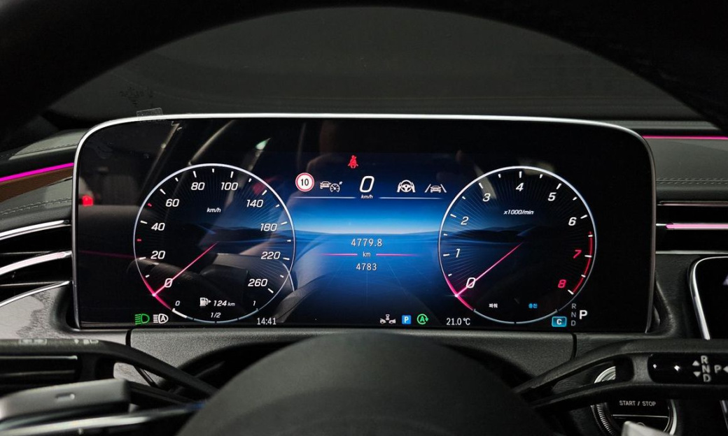 Mercedes-Benz E-Class E200 Avantgarde, 2025