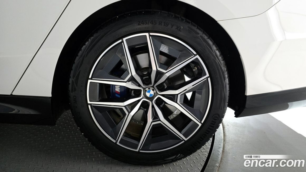 BMW 5-Series 520i M Sport, 2024