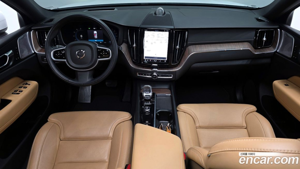 Volvo XC60 B5 Inscription, 2022