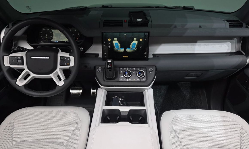Land Rover Defender 90 D250 X-Dynamic SE, 2025