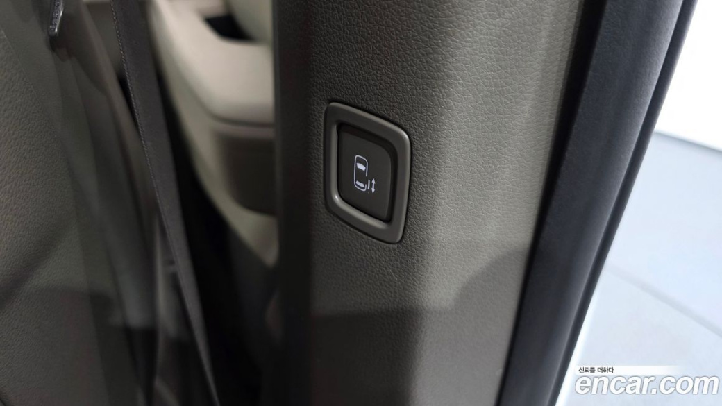 Kia Carnival 9-Seater Hi Limousine, 2024