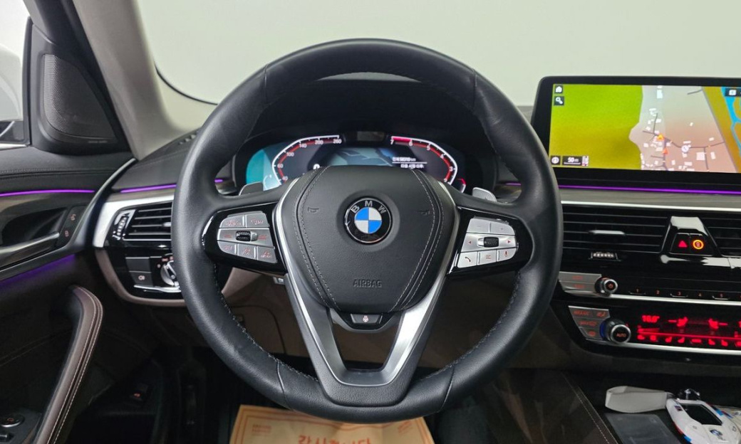 BMW 5-Series 530i xDrive Luxury, 2023
