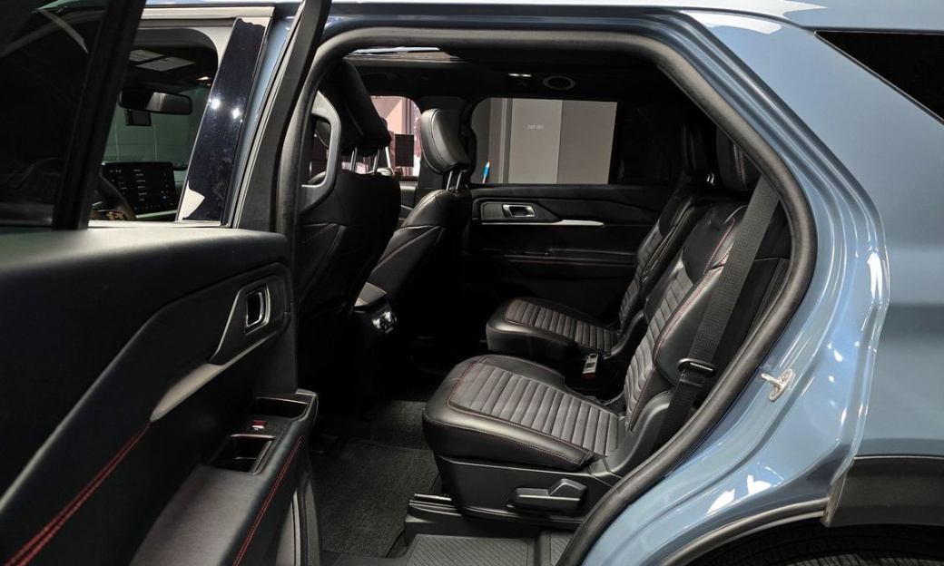 Ford Explorer 2.3 ST-Line 4WD, 2025