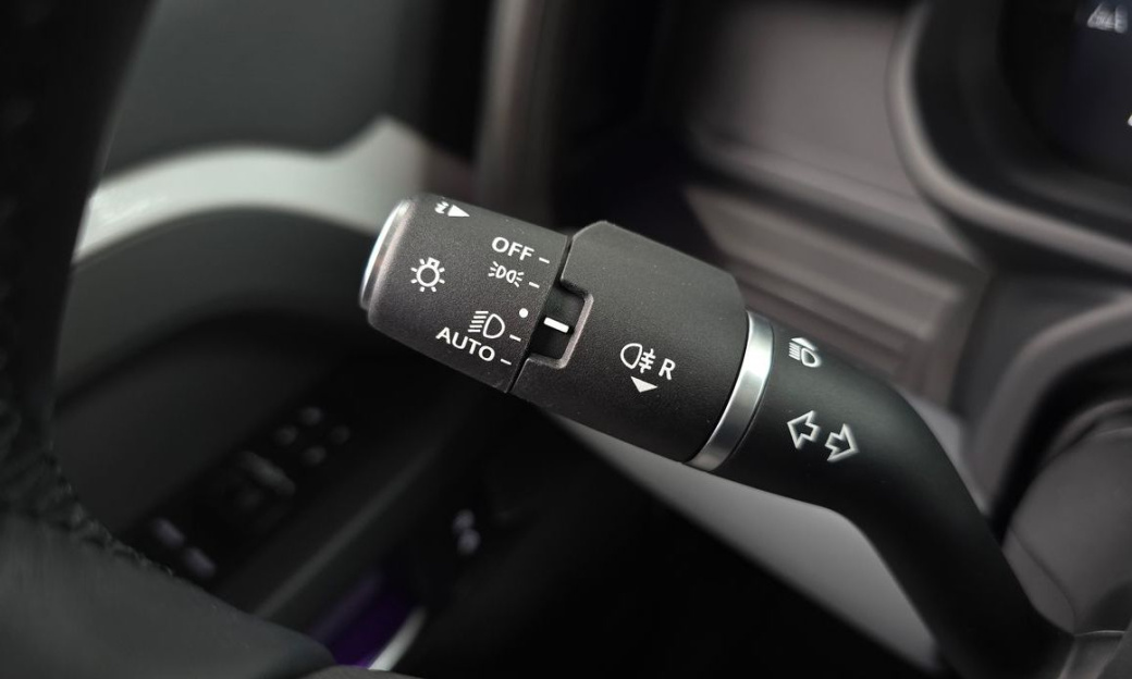 Land Rover Defender 110 P300 X-Dynamic SE, 2024