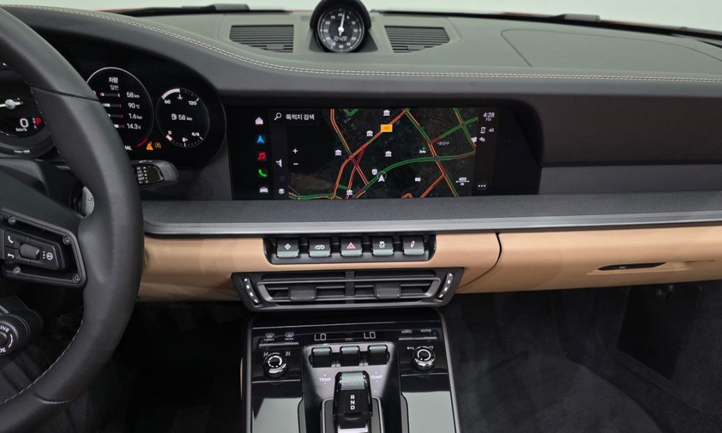 Porsche 911 Carrera 4S Cabriolet, 2024