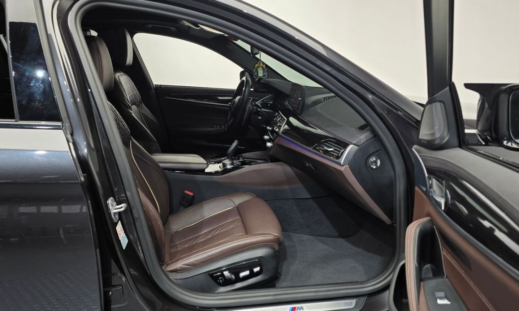 BMW 5-Series 530i M Sport Package, 2023
