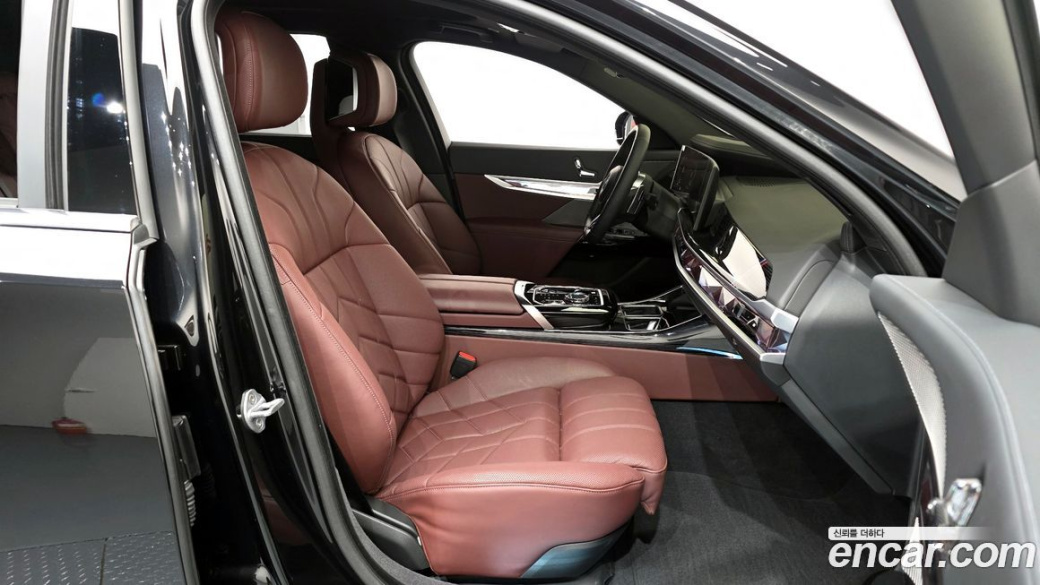 BMW 7-Series 740d xDrive M Sport, 2025