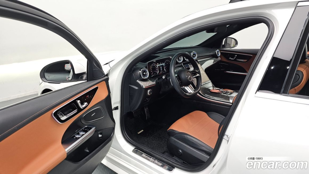 Mercedes-Benz C-Class C300 4MATIC AMG Line, 2023