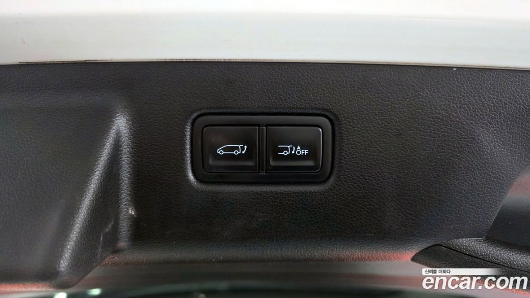 Hyundai Staria 4WD Lounge 9-Seater, 2022