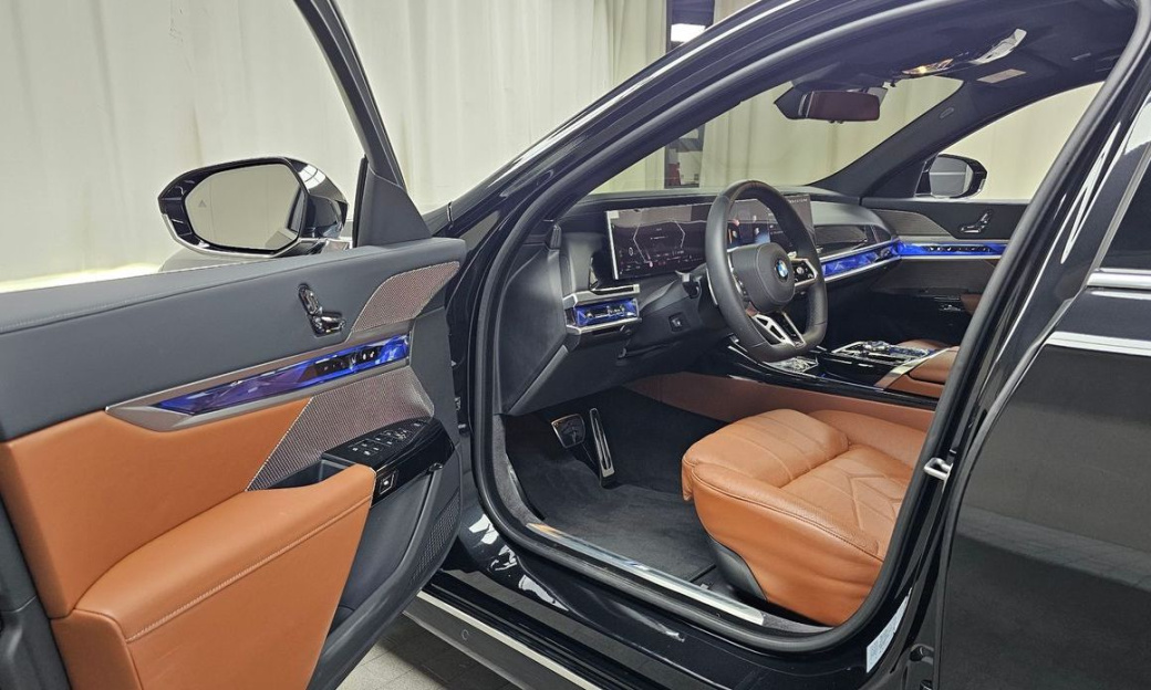BMW 7-Series 740i xDrive M Sport, 2025