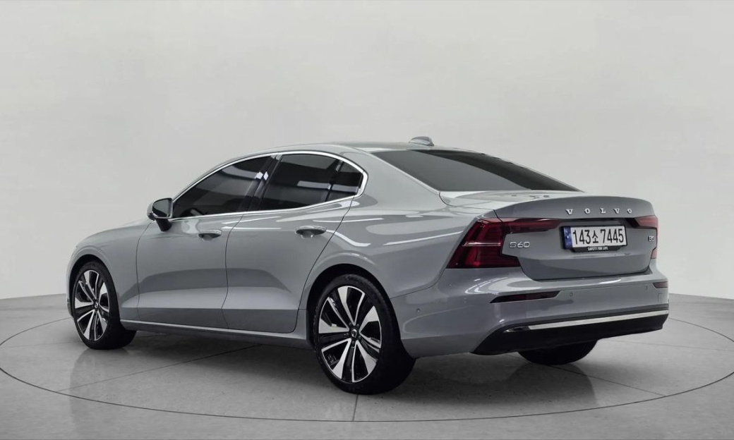 Volvo S60 B5 Ultimate Bright, 2024