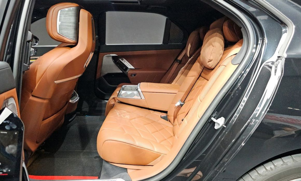 BMW 7-Series 740i sDrive M Sport, 2024