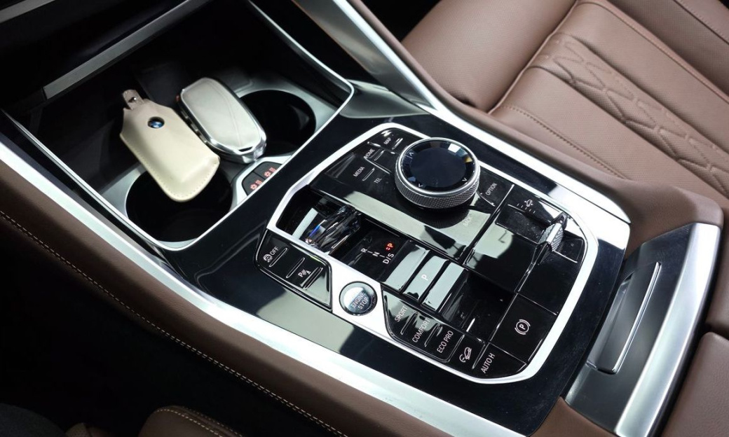 BMW X6 xDrive40i M Sport, 2025