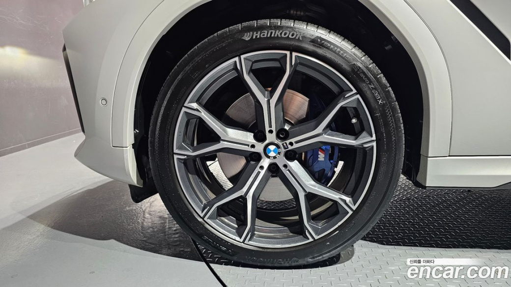 BMW X6 xDrive40i M Sport, 2022