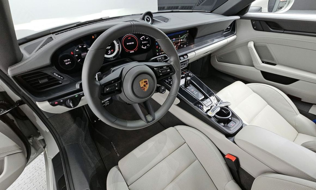 Porsche 911 Carrera GTS Cabriolet, 2022