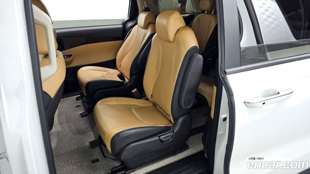 Kia Carnival 9-Seater Prestige, 2023