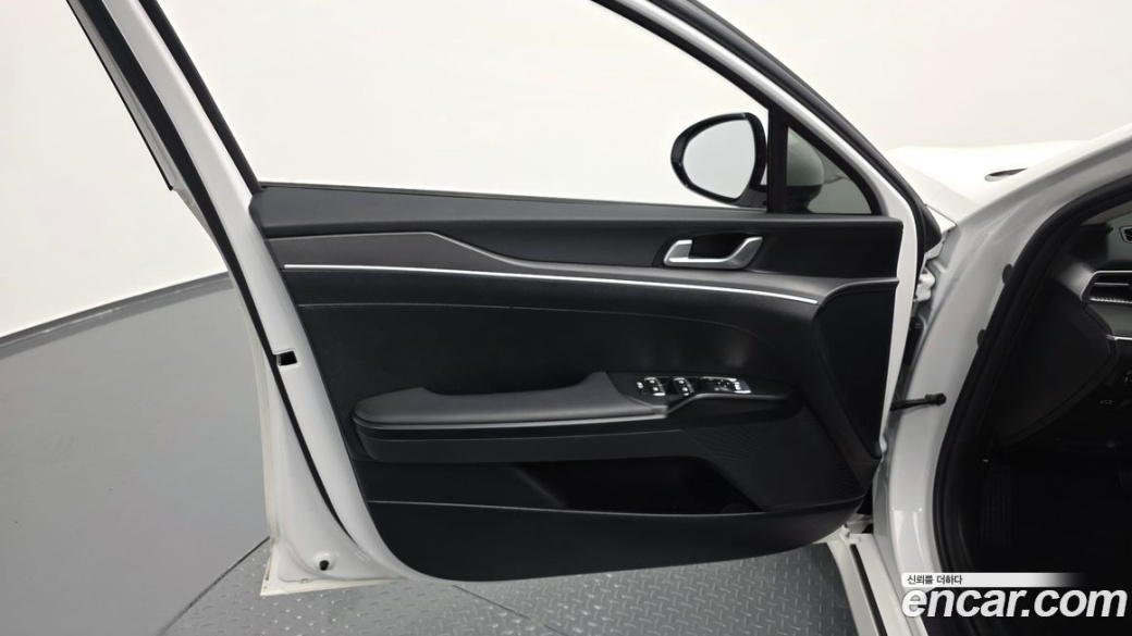 Kia K5 2.0, 2023