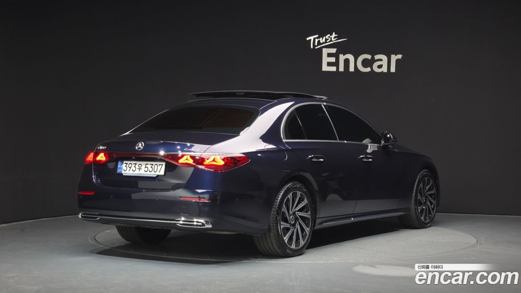 Mercedes-Benz E-Class E300 4MATIC Exclusive, 2024