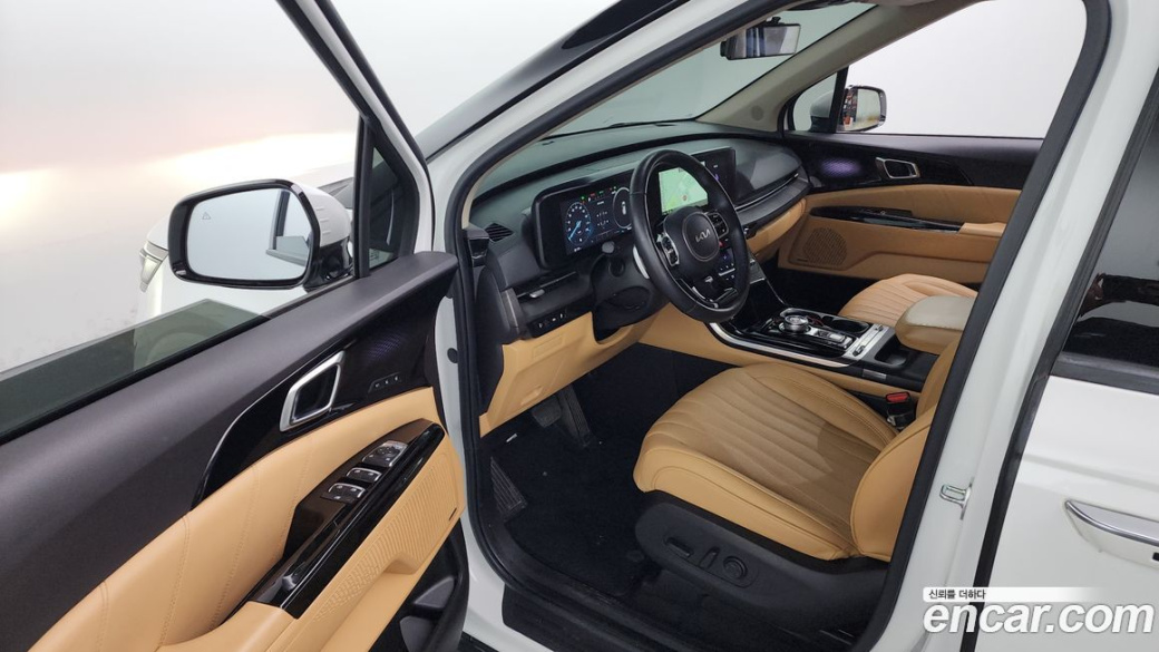 Kia Carnival 9-Seater Signature, 2023