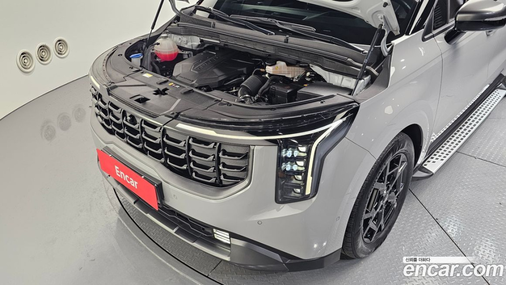 Kia Carnival 7-Seater Gravity, 2024