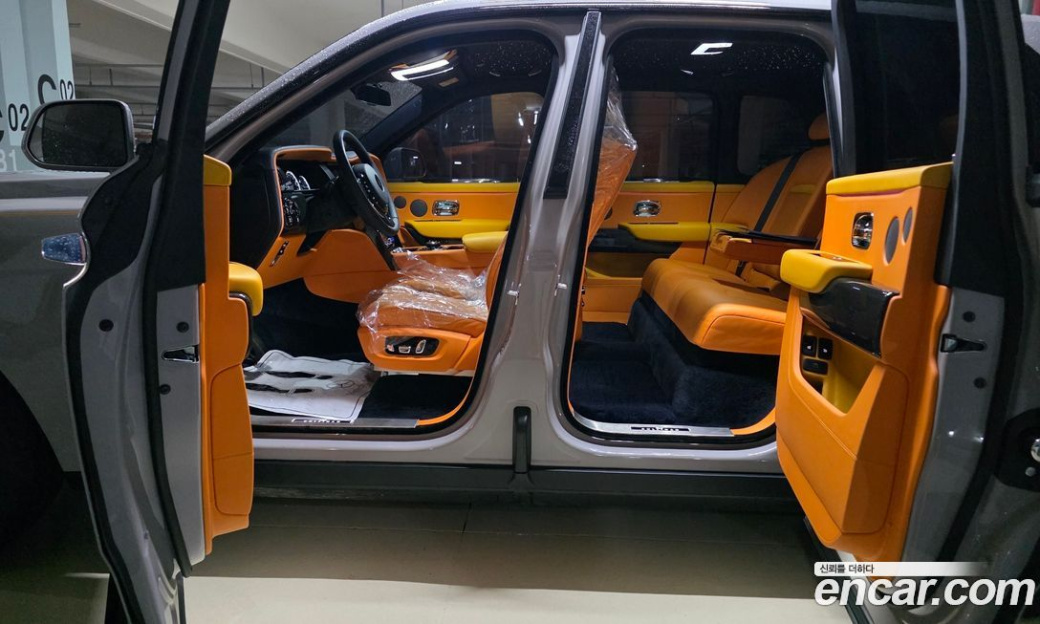 Rolls-Royce Cullinan 6.7 V12 Black Badge, 2023