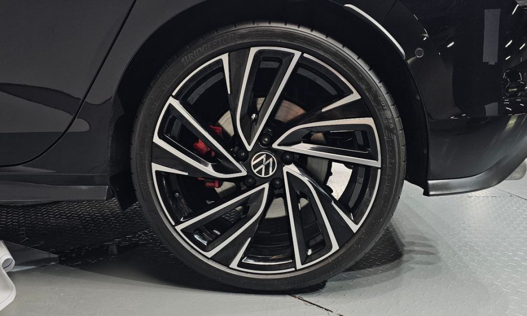 Volkswagen Golf 2.0 GTI, 2024