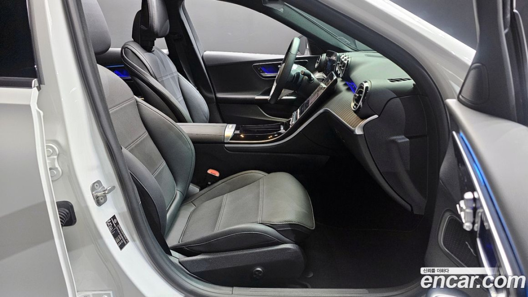 Mercedes-Benz C-Class C300 4MATIC Avantgarde, 2024
