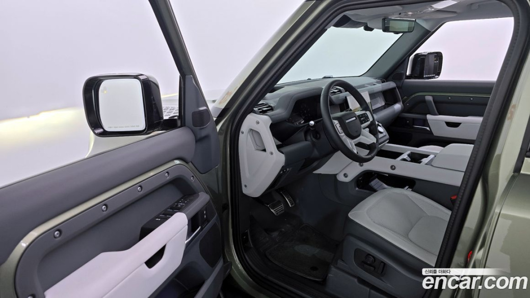 Land Rover Defender 110 D250 X-Dynamic SE, 2025