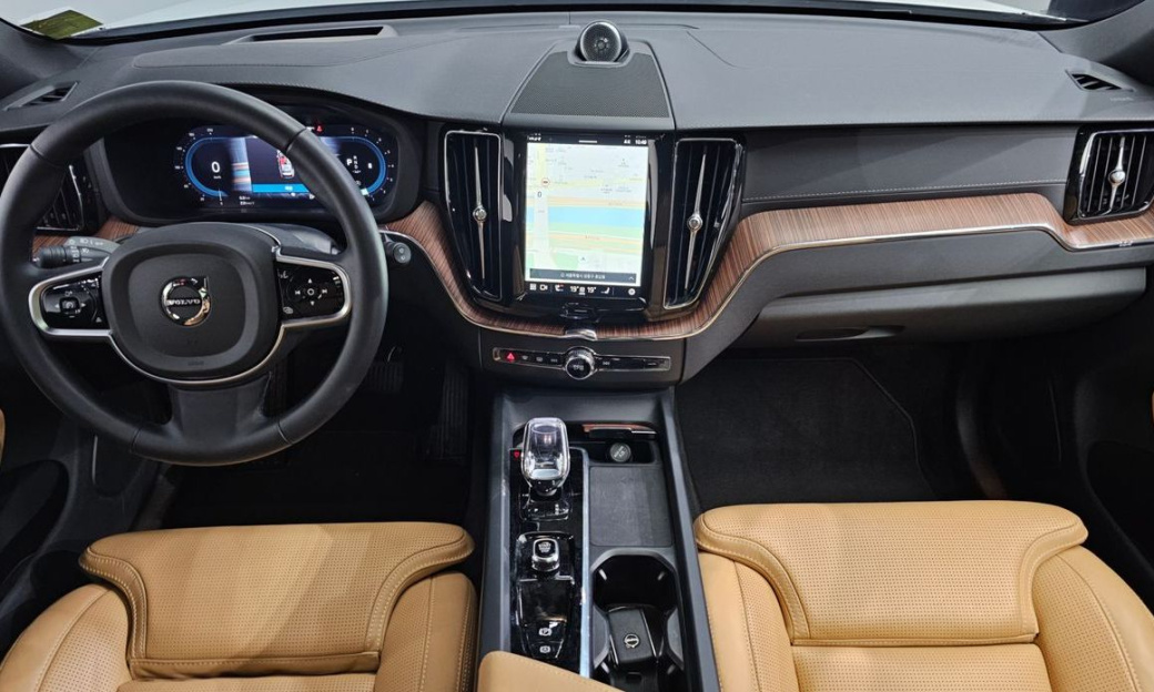 Volvo XC60 B5 Ultra Bright, 2025