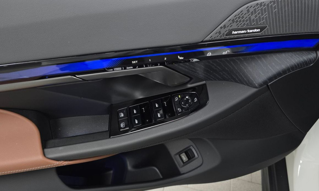 BMW 5-Series 530i xDrive, 2026