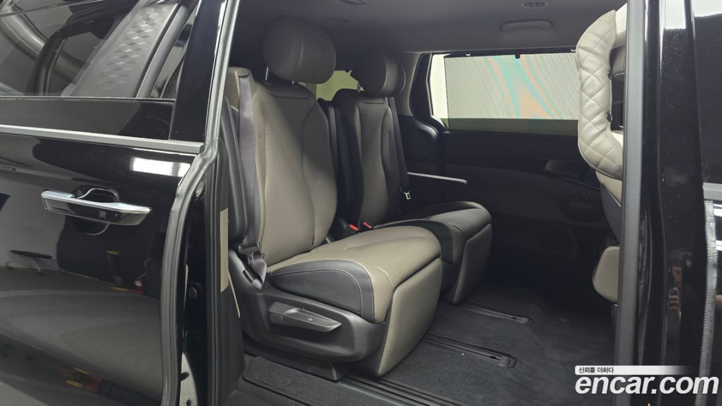 Kia Carnival 7-Seater Gravity, 2025