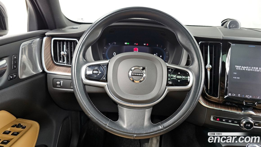 Volvo XC60 B5 Inscription, 2022