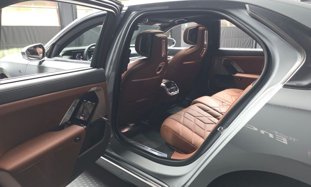 BMW 7-Series 740d xDrive M Sport, 2025