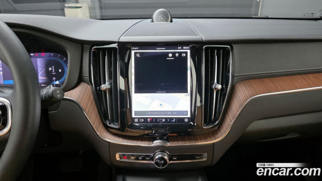 Volvo XC60 B5 Ultimate Bright, 2024