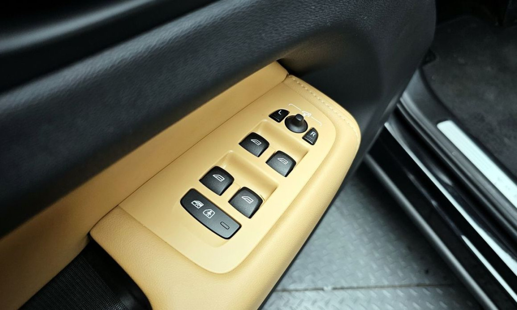 Volvo XC60 B5 Inscription, 2022