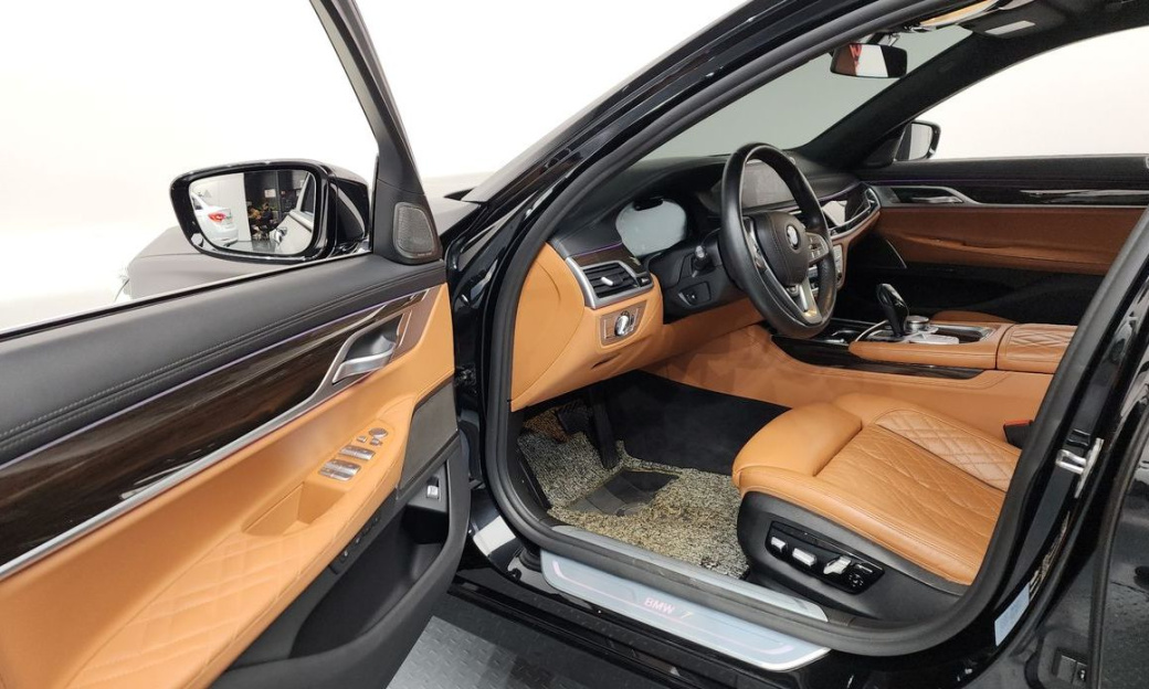 BMW 7-Series 740i Design Pure Excellence, 2022