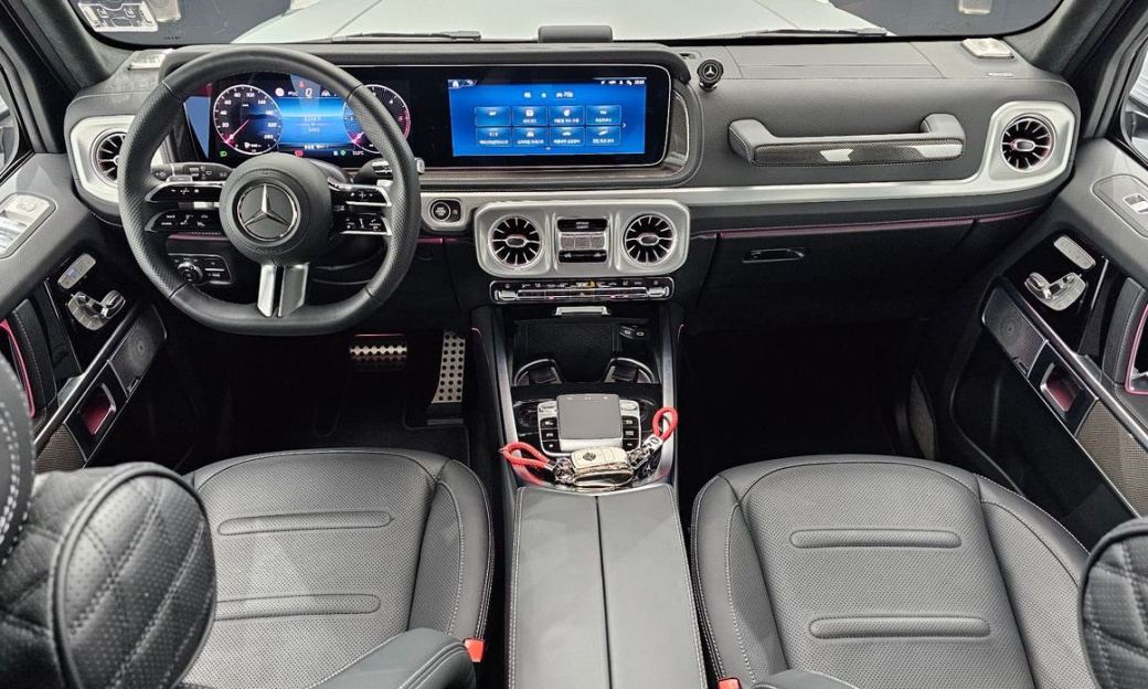 Mercedes-Benz G-Class G450d, 2025