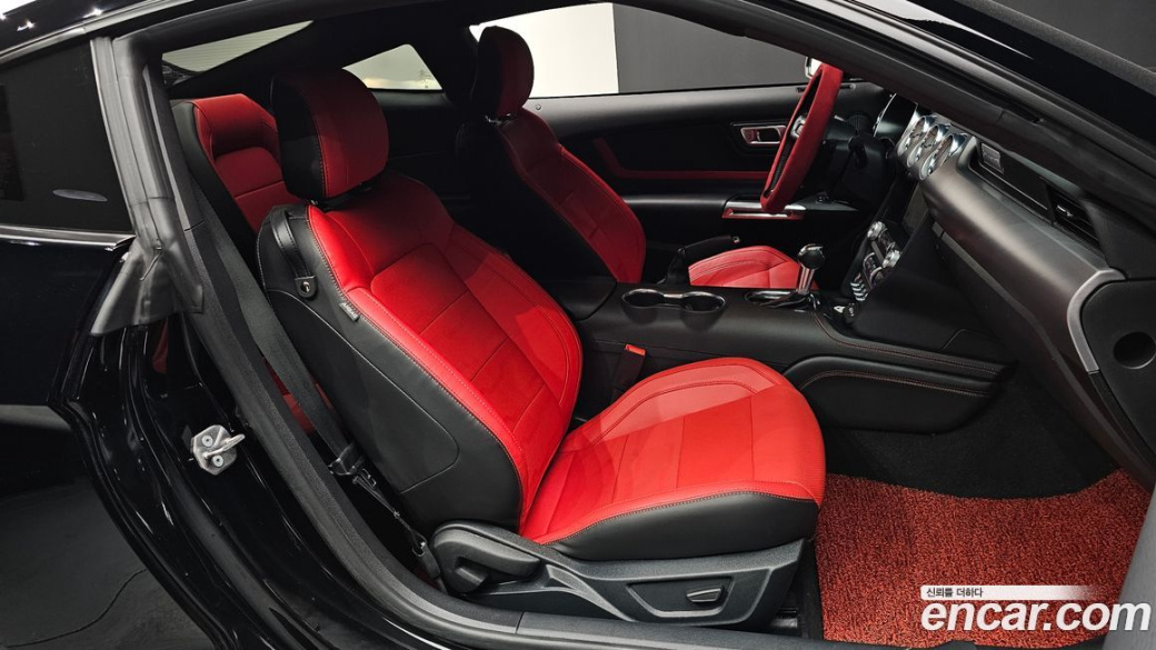 Ford Mustang Coupe, 2023