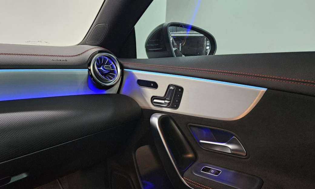 Mercedes-Benz CLA-Class CLA250 4MATIC, 2025