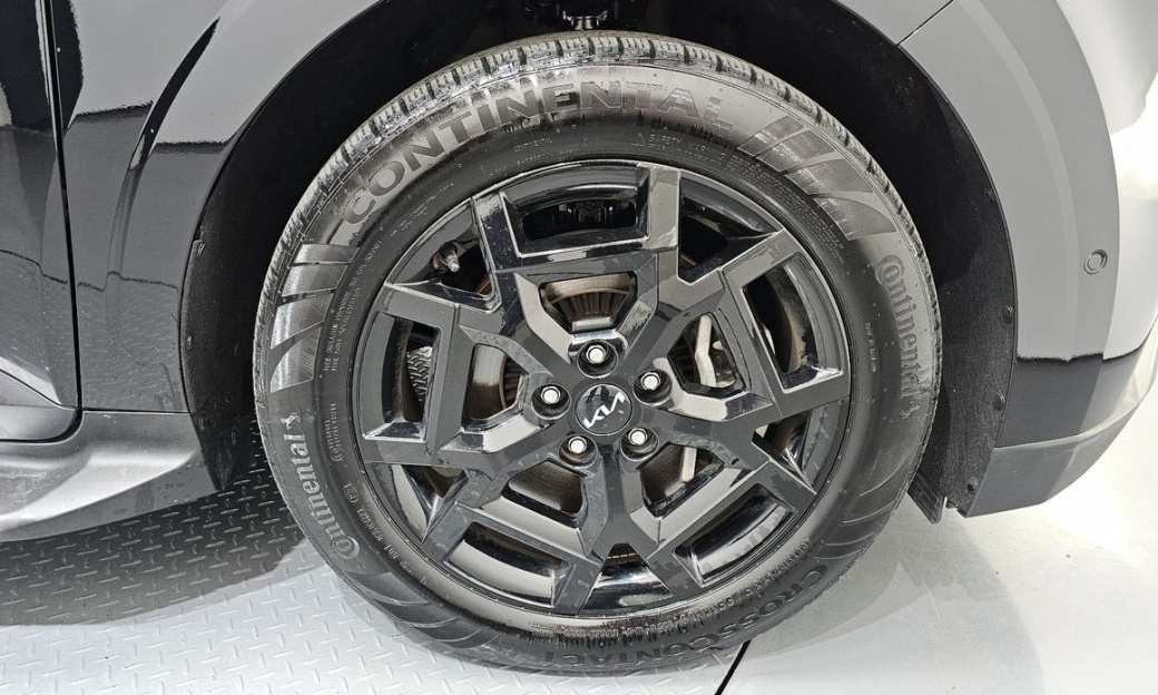 Kia Carnival 9-Seater Gravity, 2025