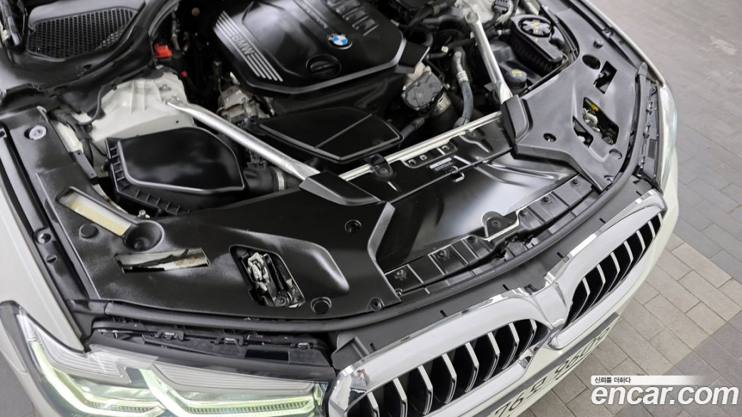BMW 5-Series 523d M Sport, 2022